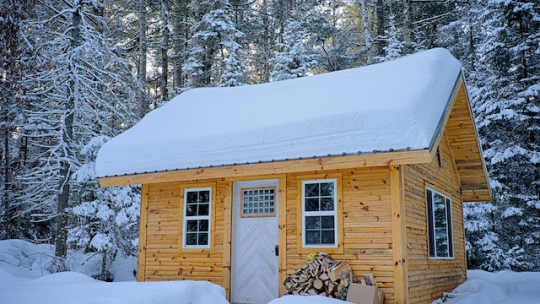 Vivre dans un chalet en bois toute l’annee, quelques points a savoir